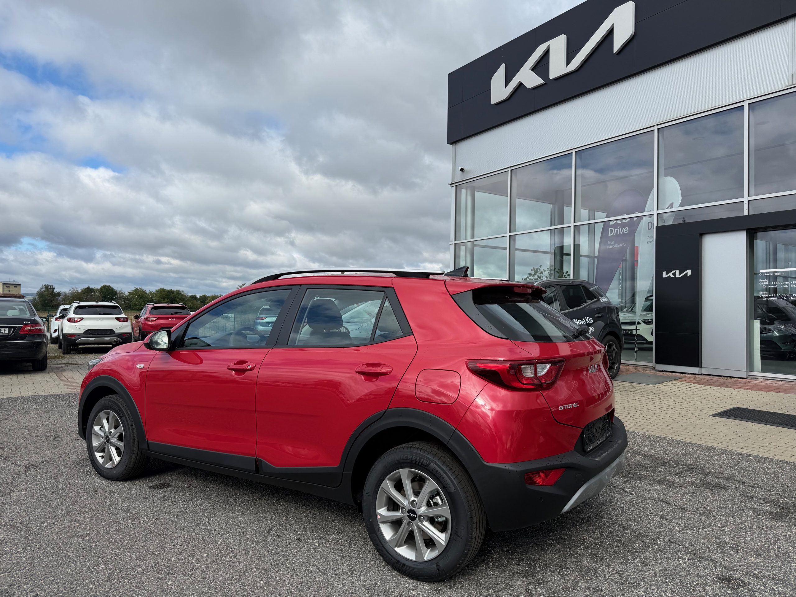 Kia Stonic 1.2 DPi Silver + Silver Pack 6