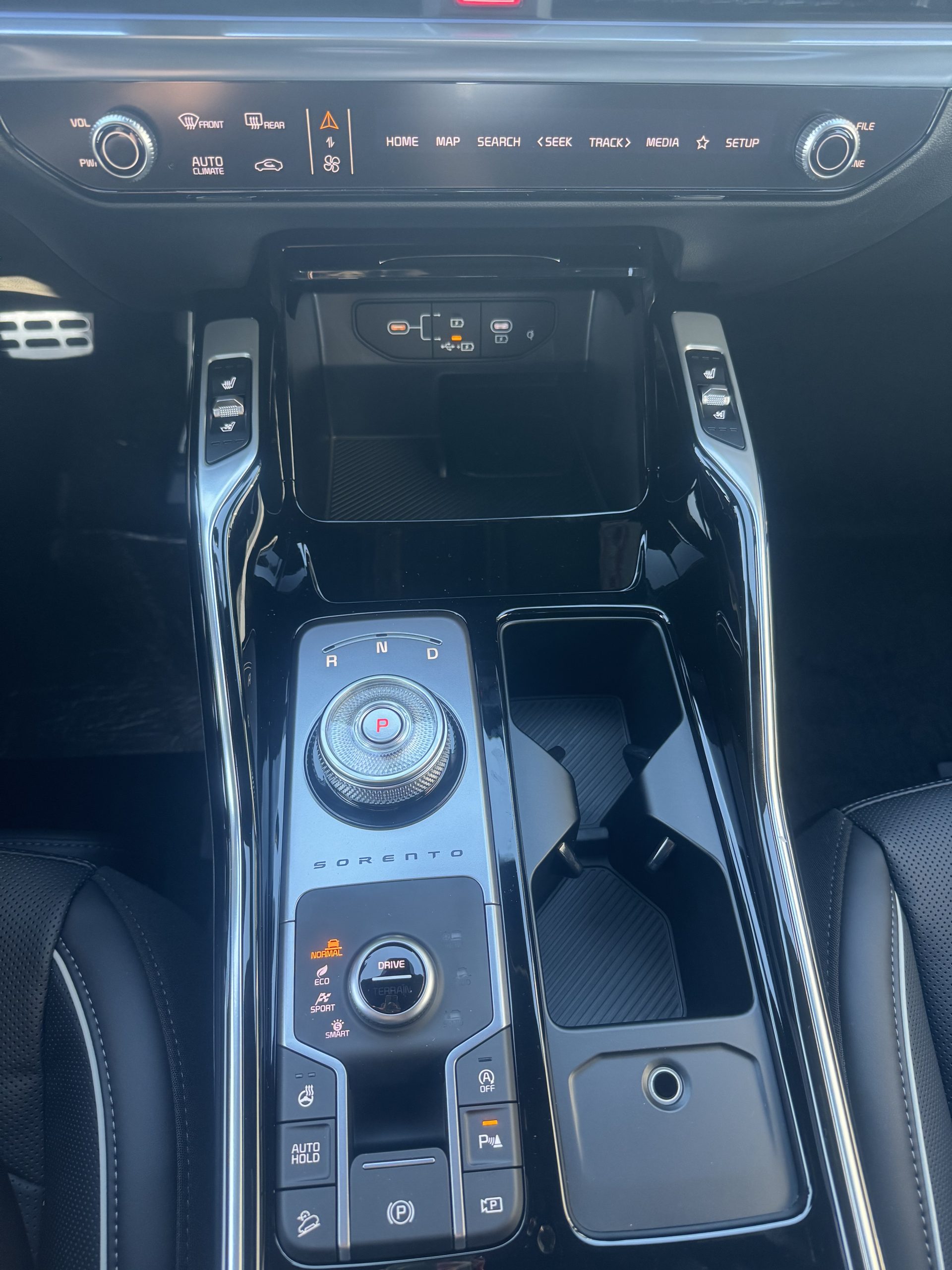 Sorento 2.2 CRDi Platinum+Panor.str.okno+Digital pack 11