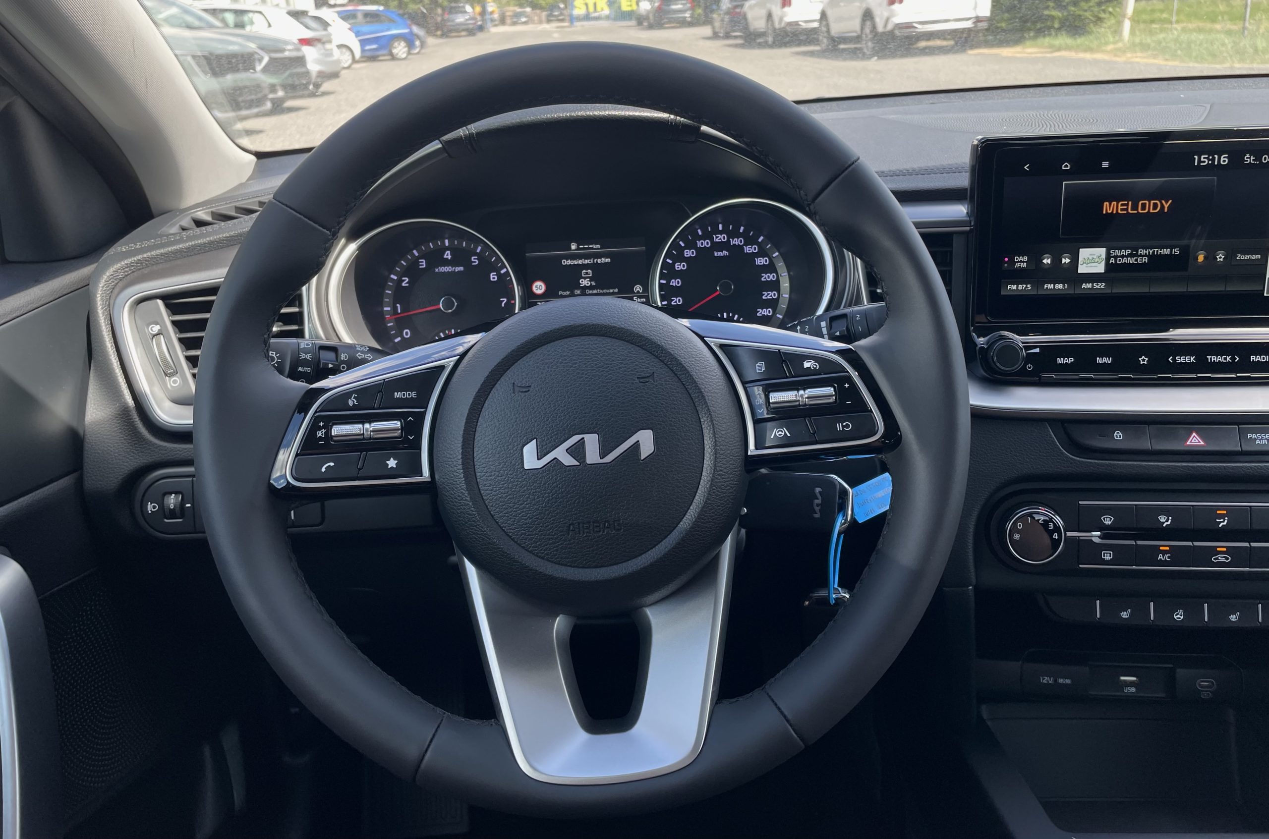 CEED SW 1.5 T-GDi, SILVER SILVER PACK MY25 6