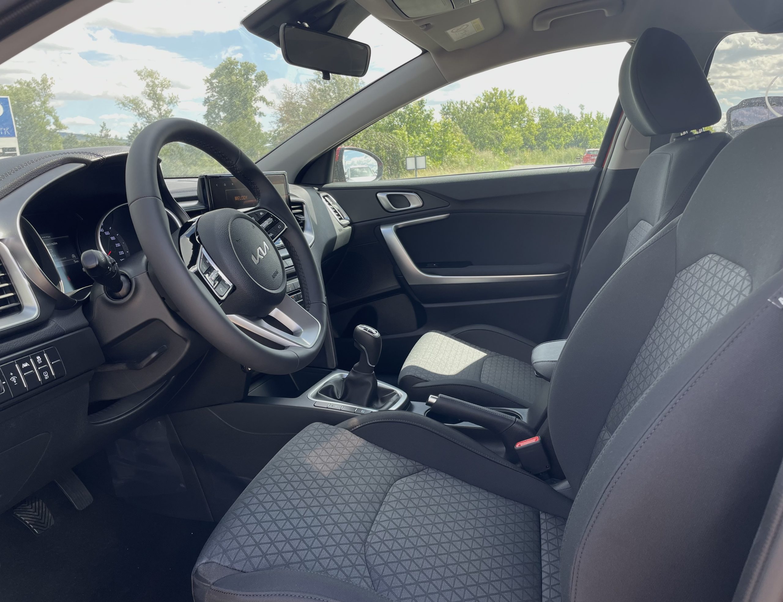 CEED SW 1.5 T-GDi, SILVER SILVER PACK MY25 8